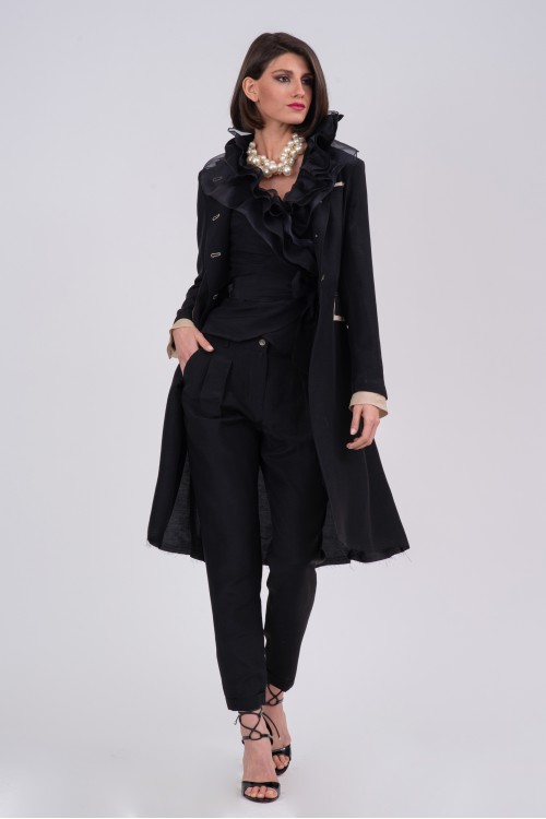 Overcoat with mao collar with two-tone phases