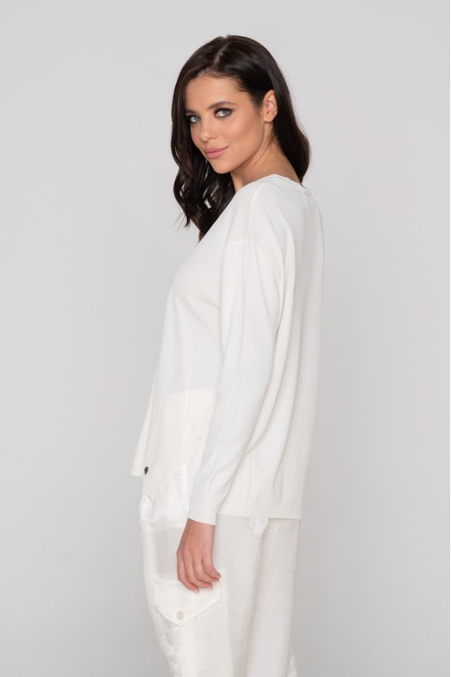 Knitted blouse with neckline and buttons on the side, women's