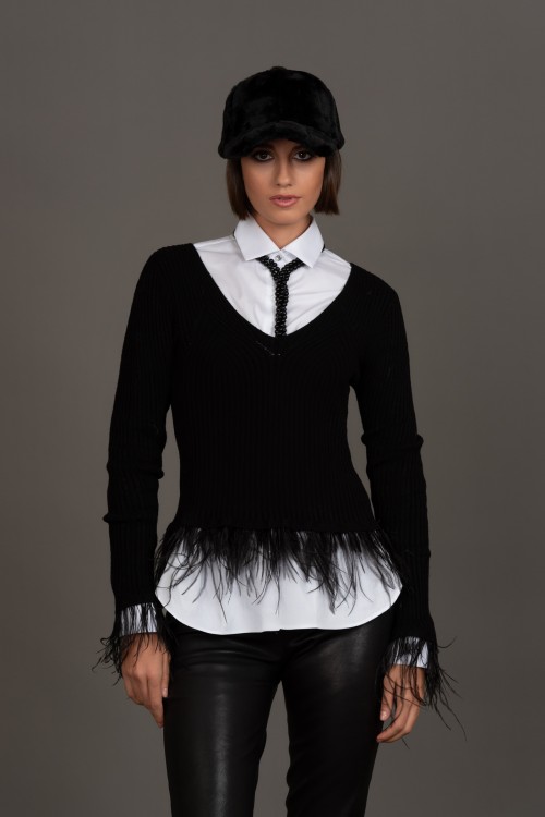 Knitted blouse with marabou feathers