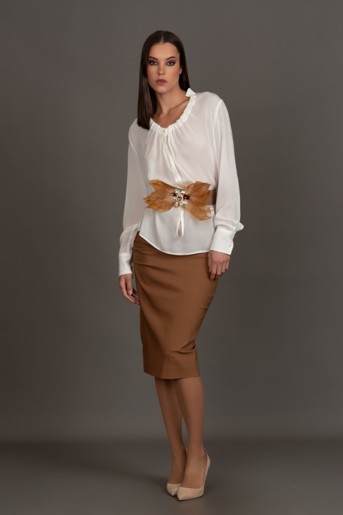 High-waisted elastic skirt with folds and back opening