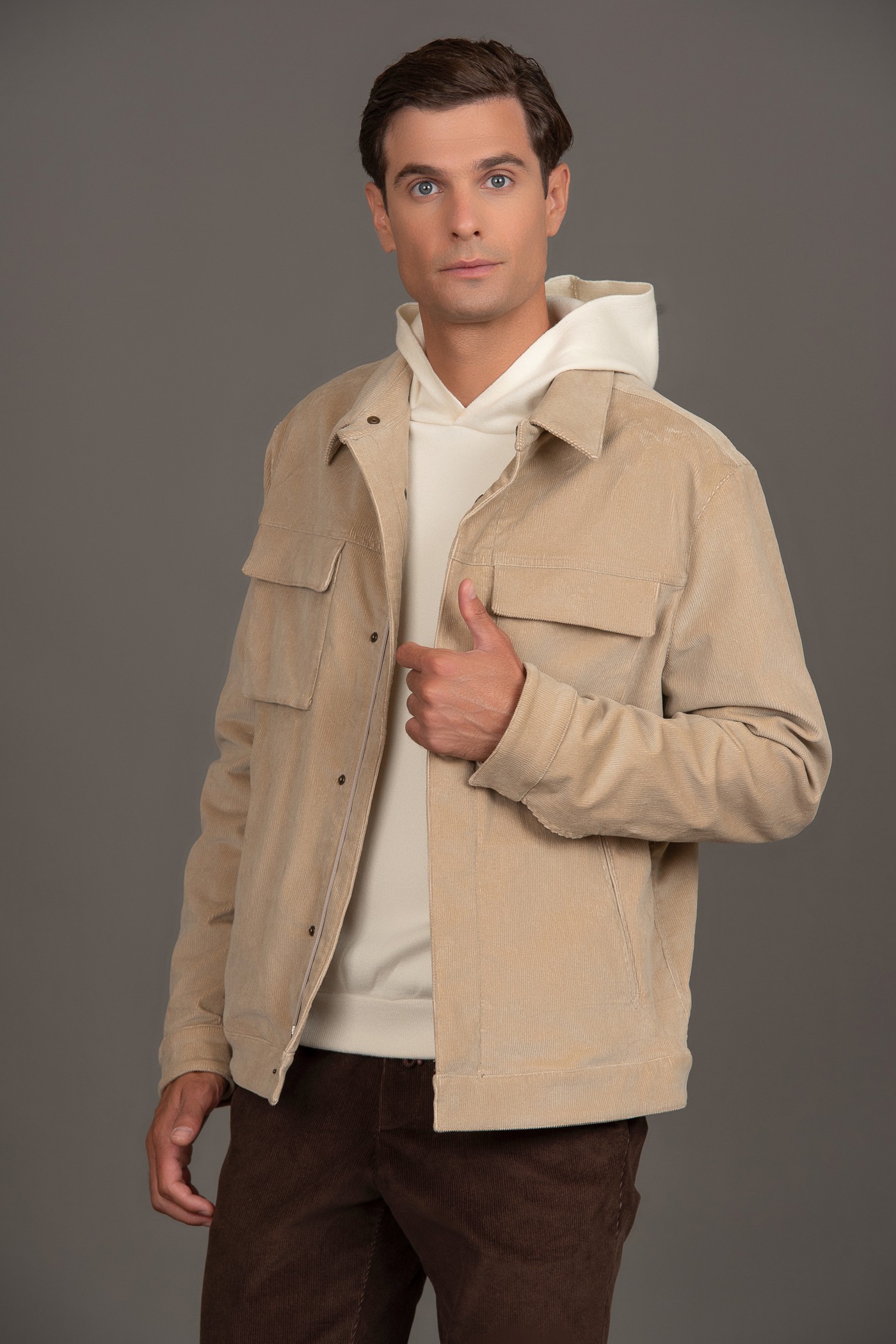 Corduroy jacket with external pockets, men's