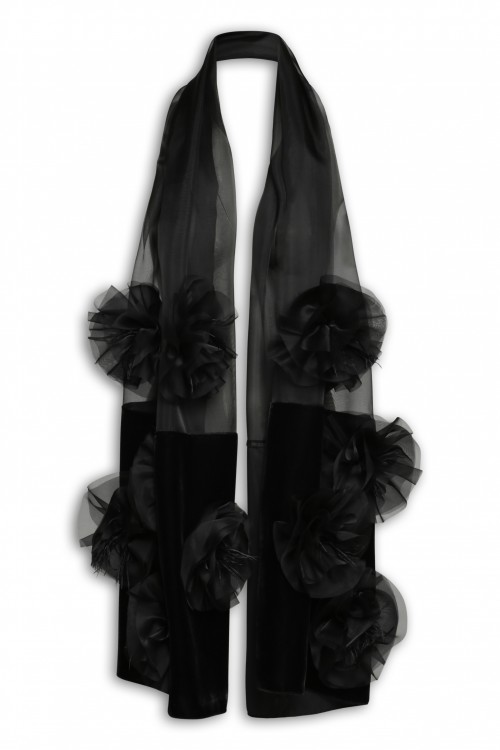 Organza scarf with flowers and velvet